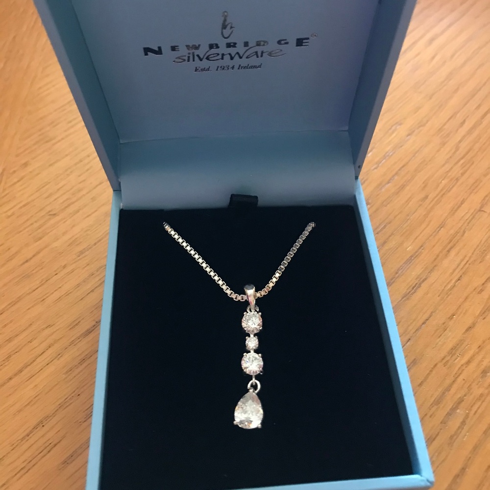 Newbridge Multidrop Pendant Clear Necklace